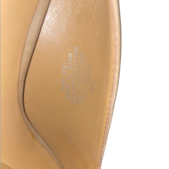Size 10 Nine West Tan Leather 4” Heels - Picture 13 of 13